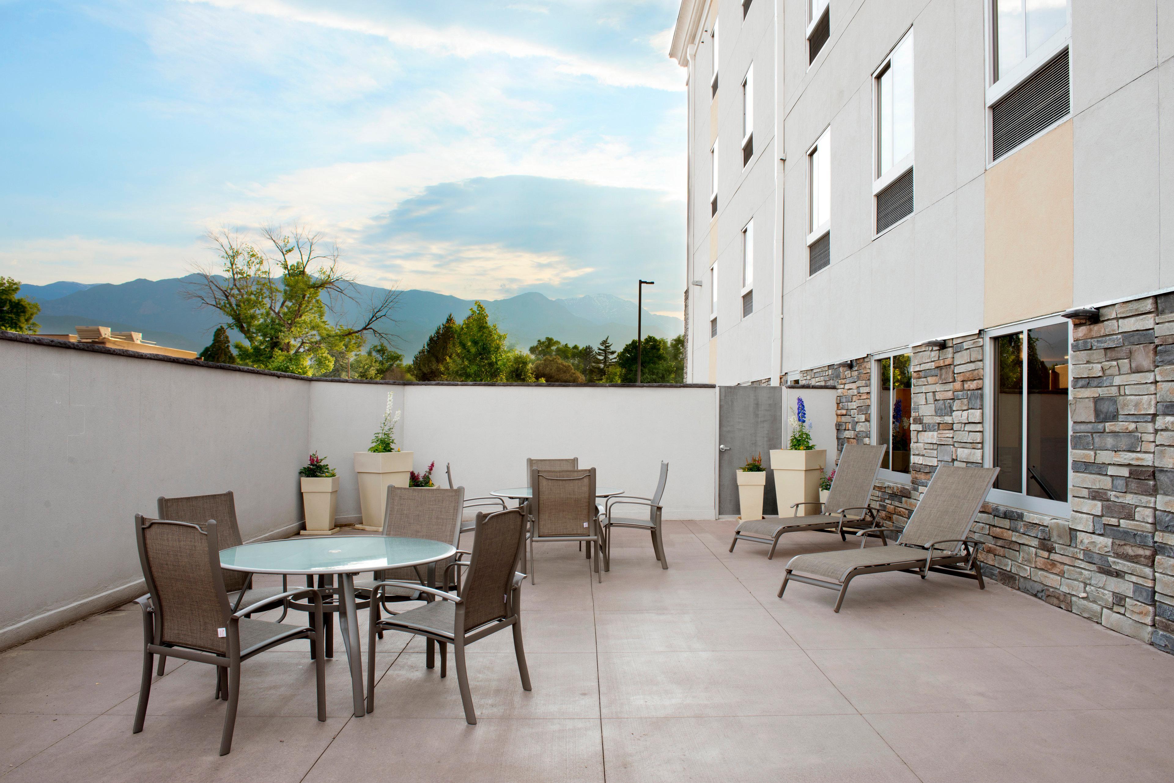 Holiday Inn Express & Suites Colorado Springs Central By Ihg Esterno foto