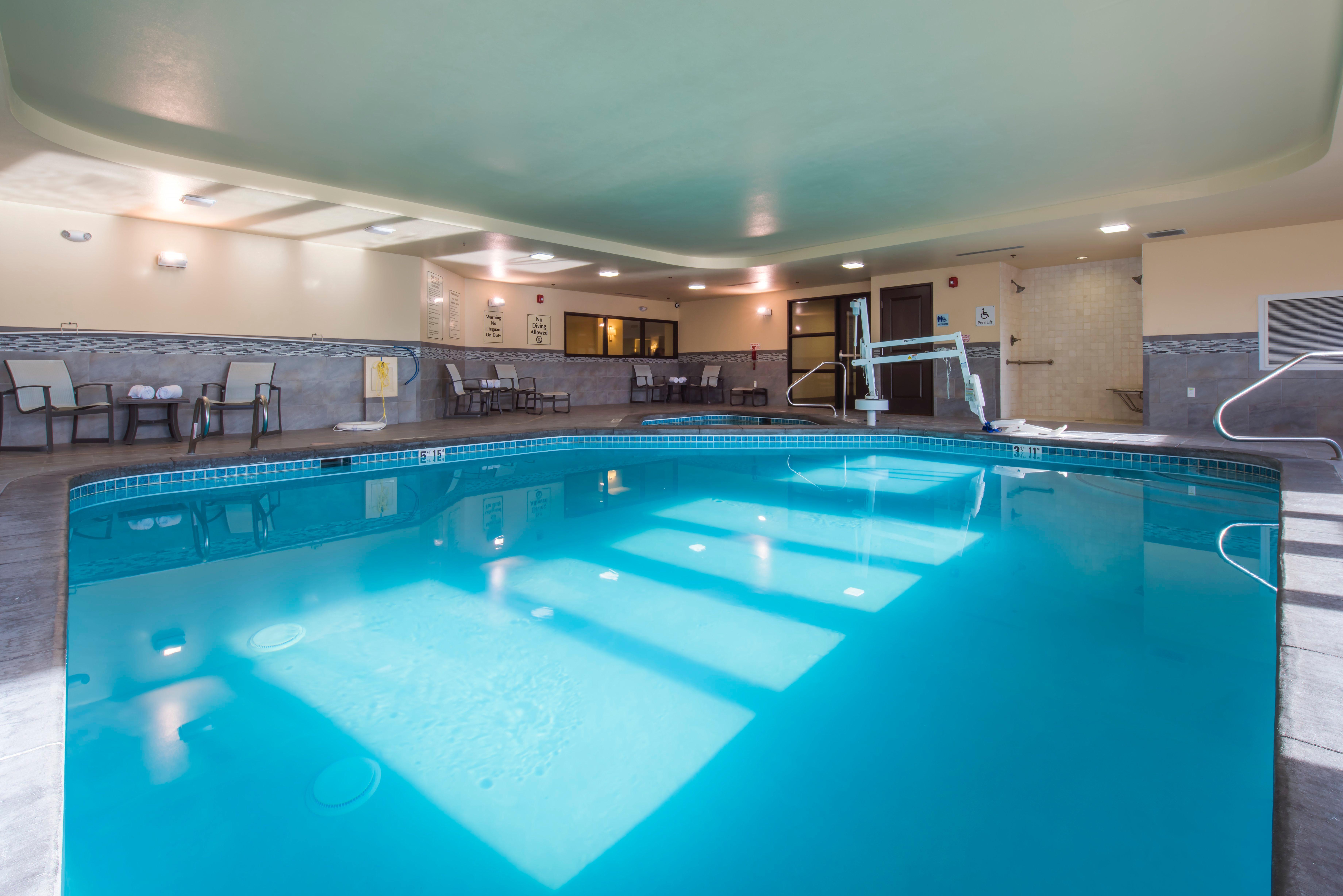 Holiday Inn Express & Suites Colorado Springs Central By Ihg Esterno foto