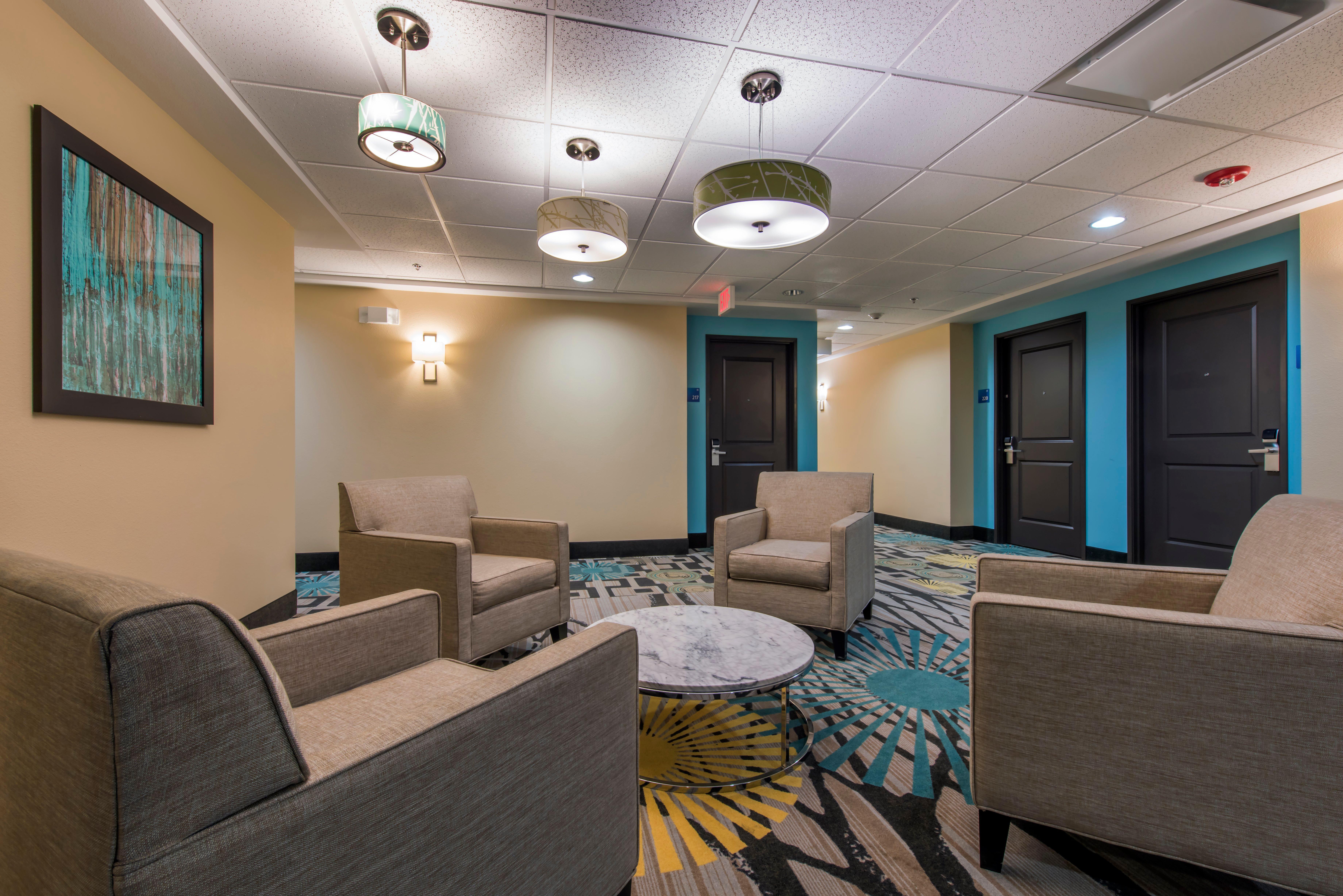 Holiday Inn Express & Suites Colorado Springs Central By Ihg Esterno foto