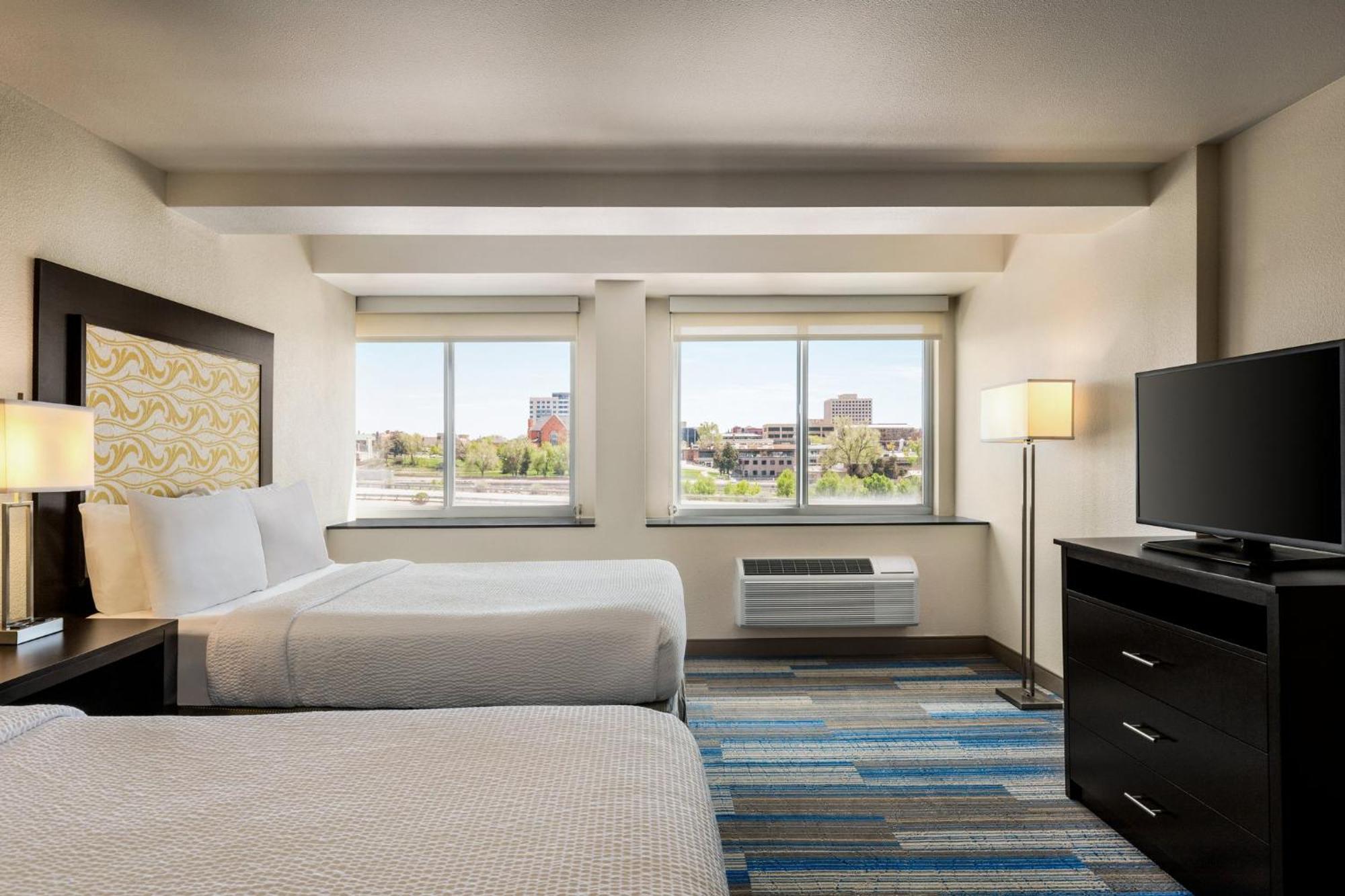 Holiday Inn Express & Suites Colorado Springs Central By Ihg Esterno foto