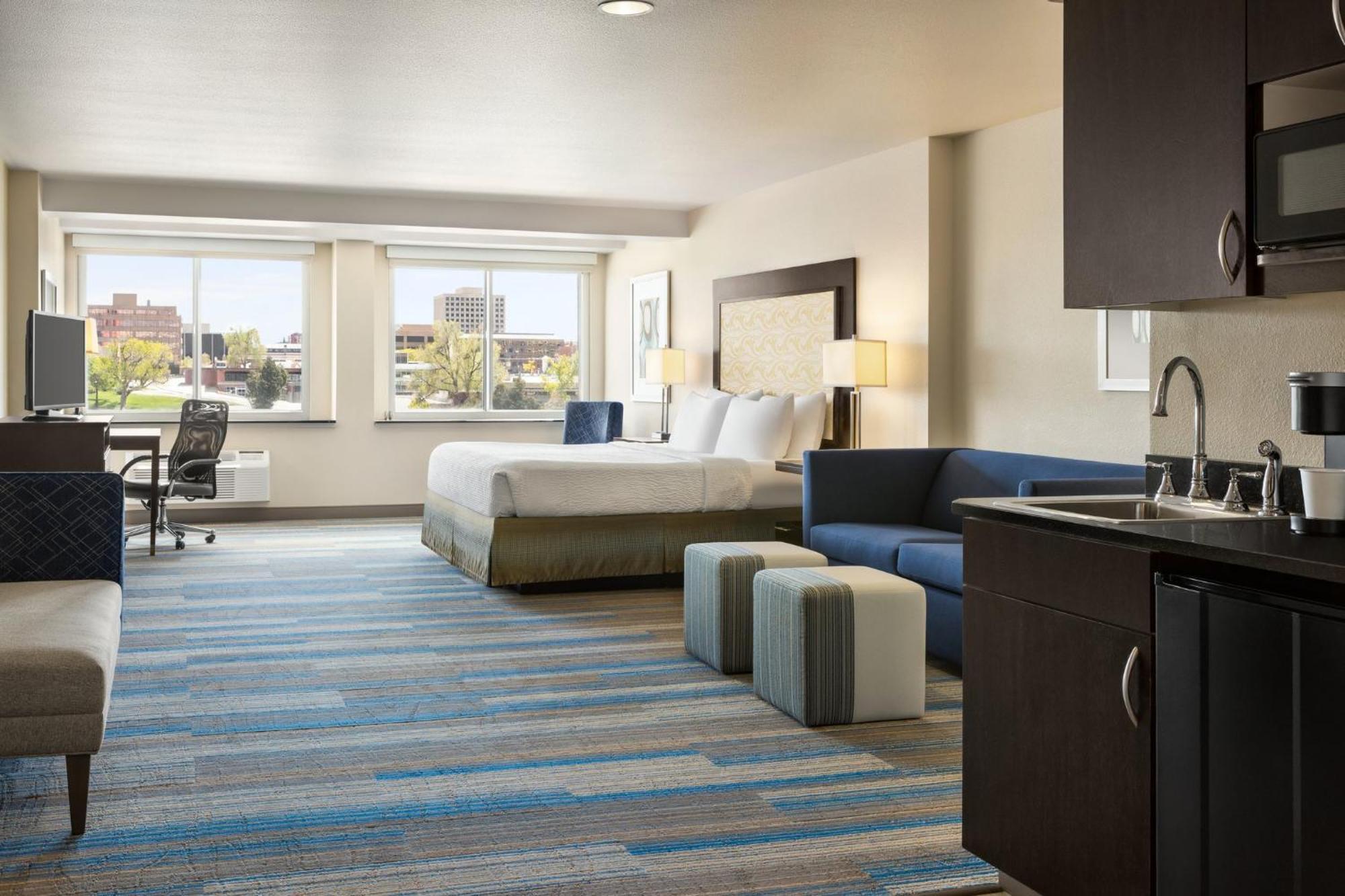 Holiday Inn Express & Suites Colorado Springs Central By Ihg Esterno foto