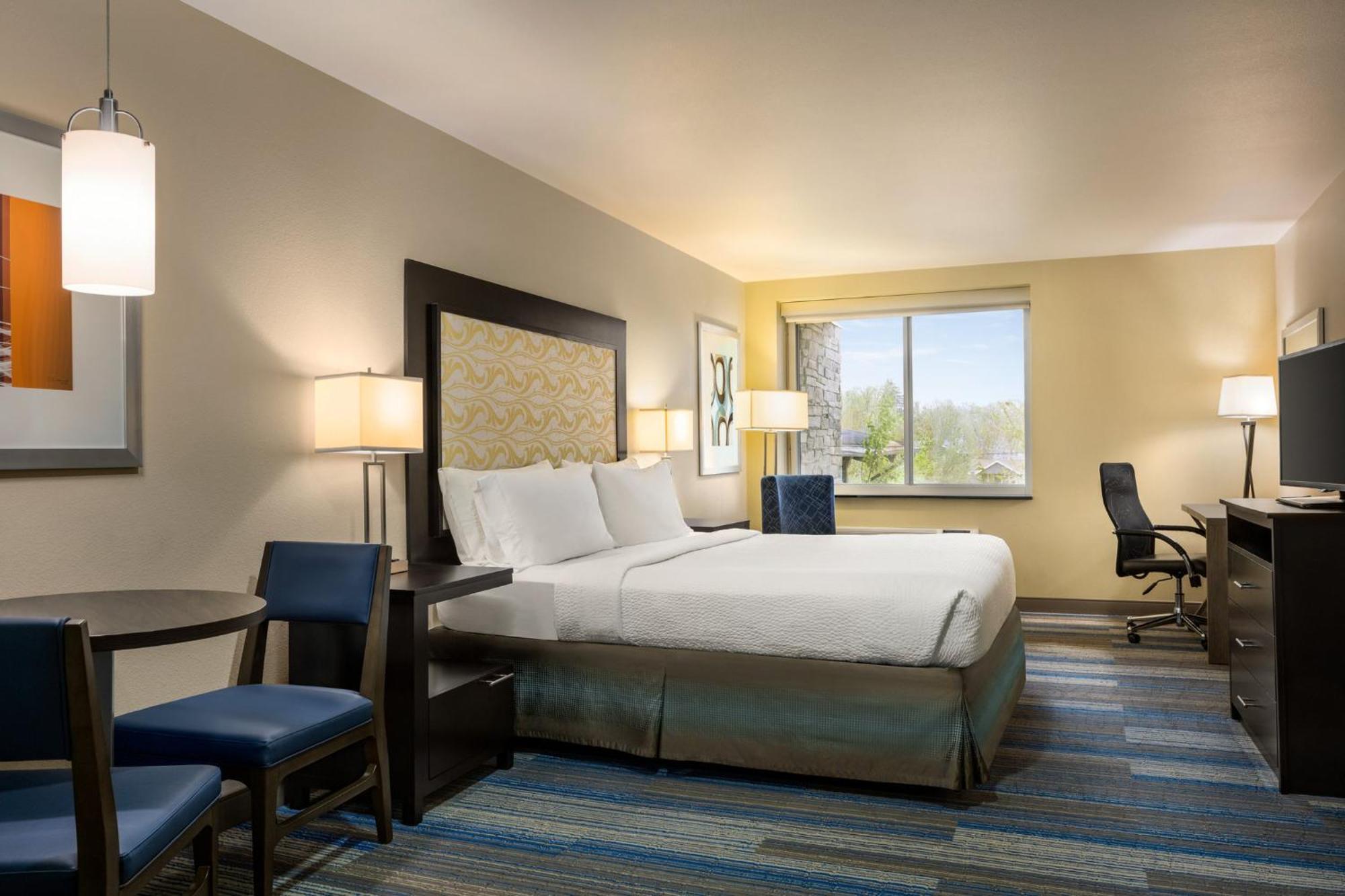 Holiday Inn Express & Suites Colorado Springs Central By Ihg Esterno foto