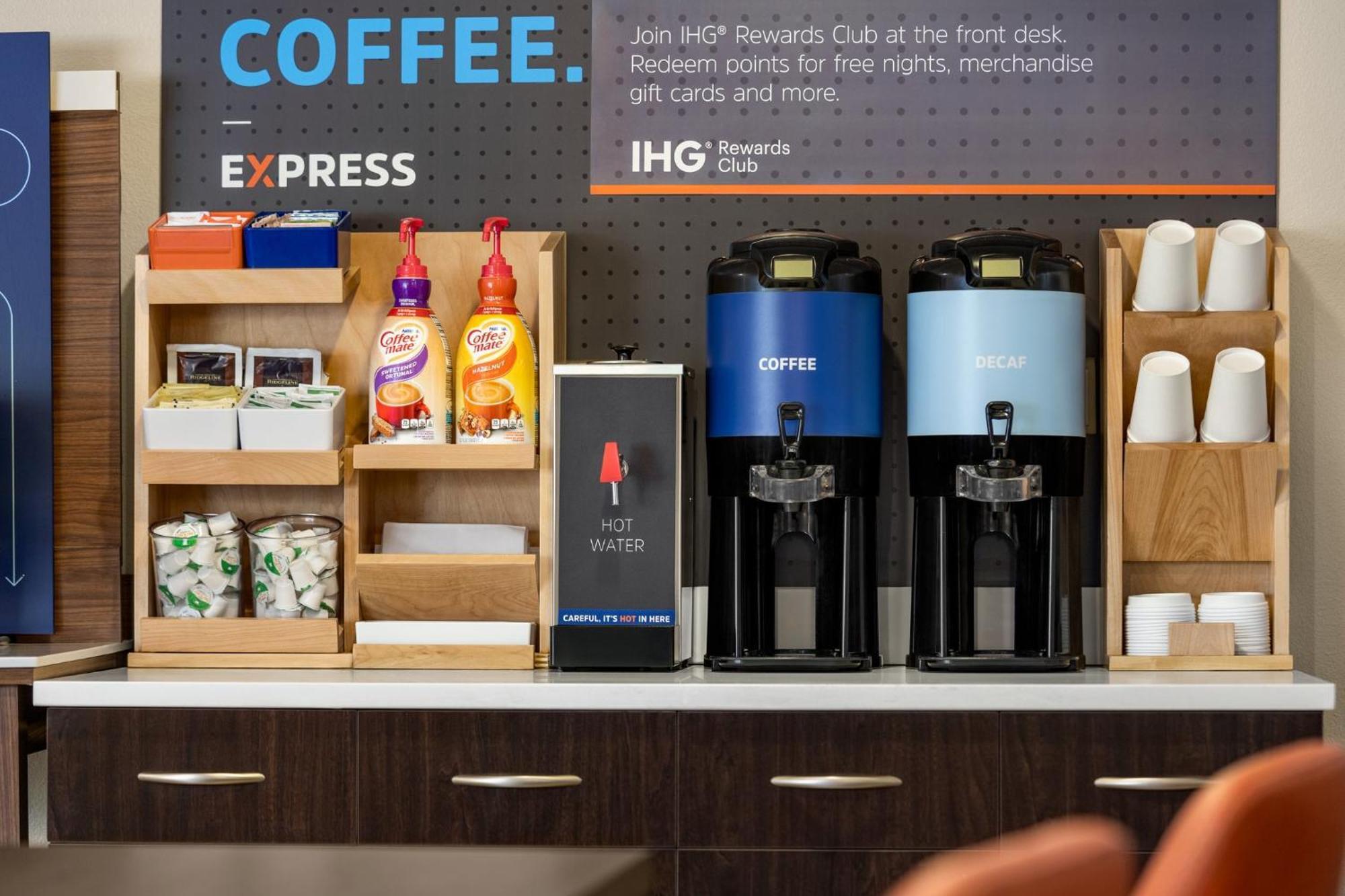Holiday Inn Express & Suites Colorado Springs Central By Ihg Esterno foto