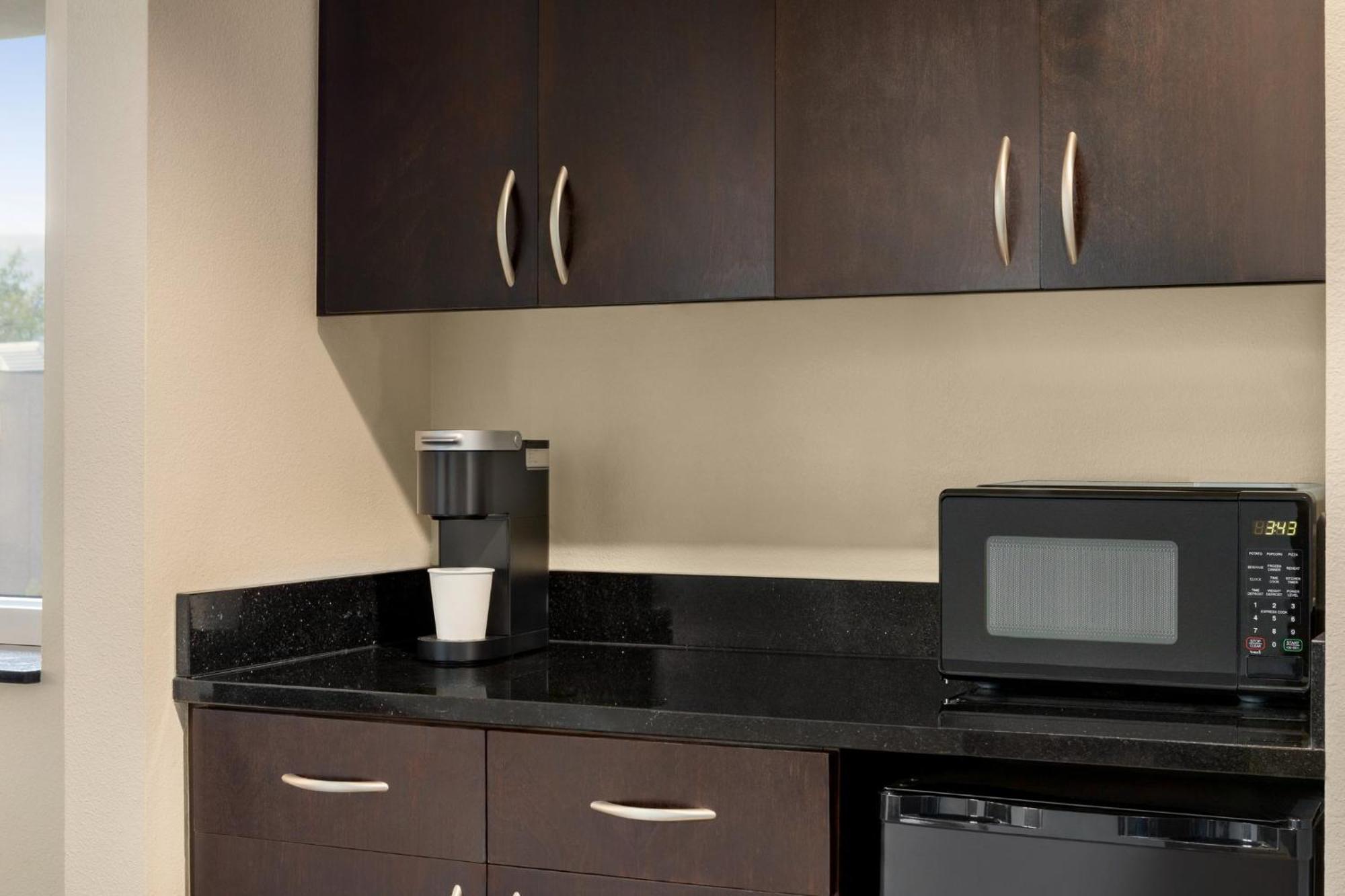 Holiday Inn Express & Suites Colorado Springs Central By Ihg Esterno foto